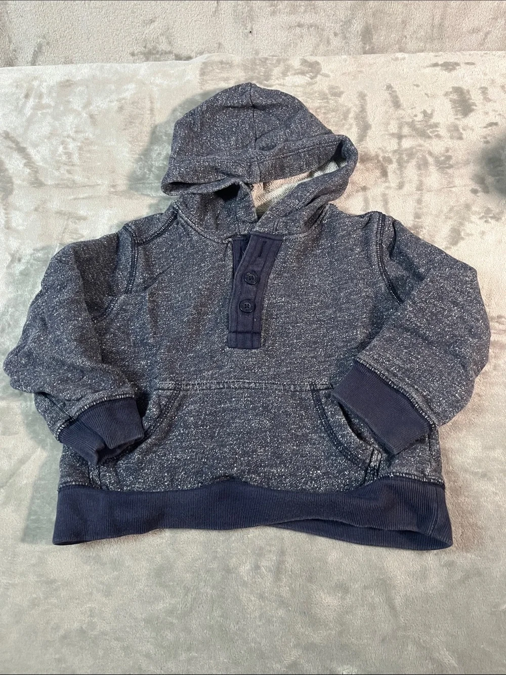 OshKosh B’Gosh Henley Hooded Pullover Boy’s‎ 3T